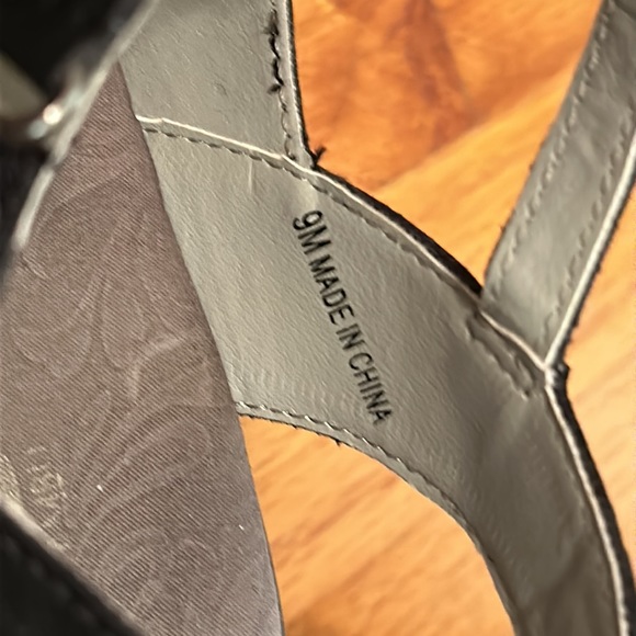 JBU sandals - Picture 5 of 6